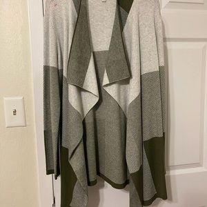 Chaus Cardigan